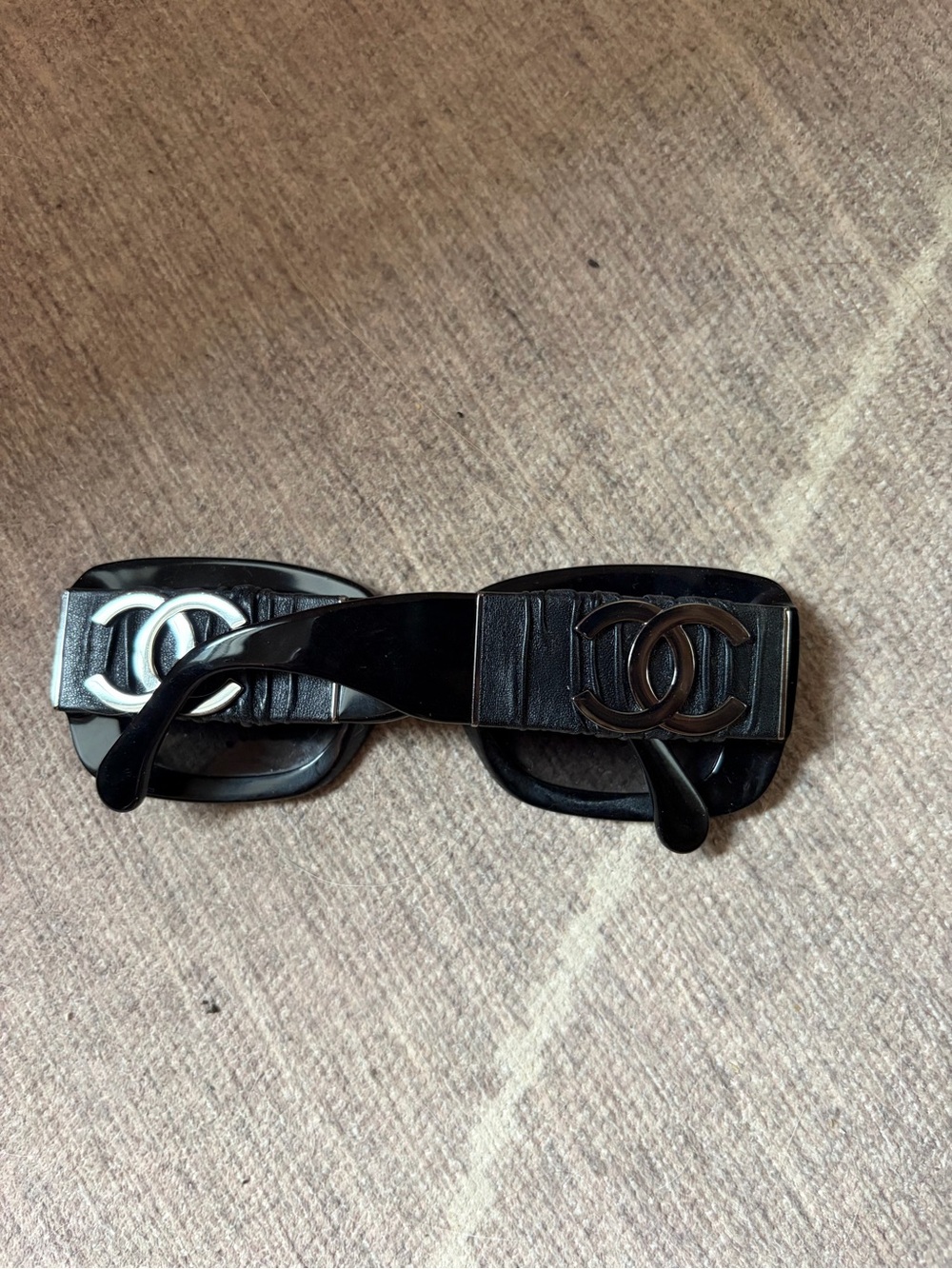 CHANEL polarized Rectangle Logo-Accent Sunglasses